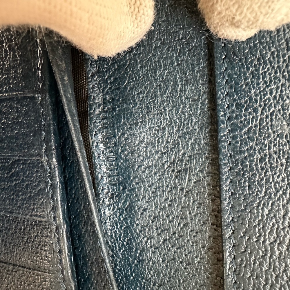 Gucci Blue Gg Studded Interlocking Leather Wallet - Picture 10 of 14